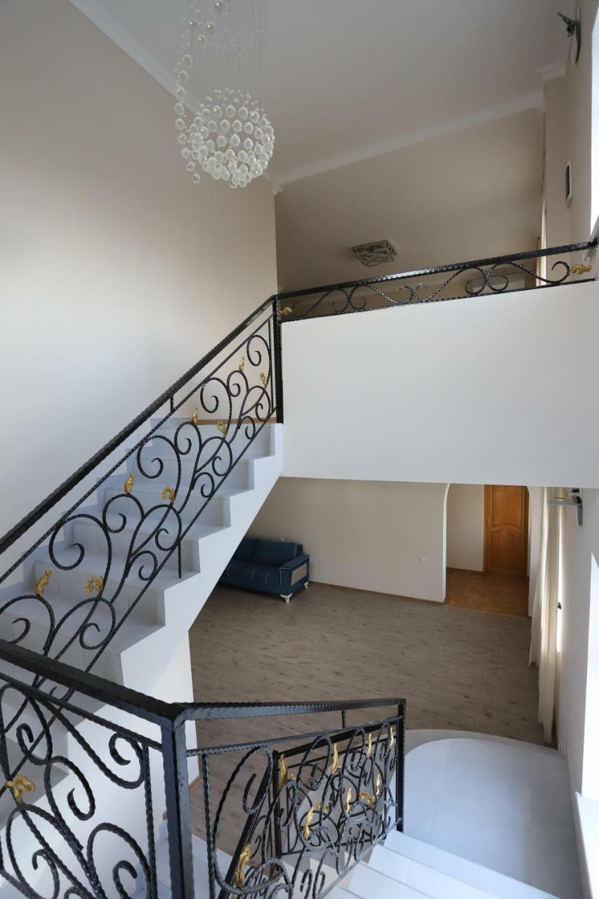 Hotel Hollywood Kutaisi Dış mekan fotoğraf