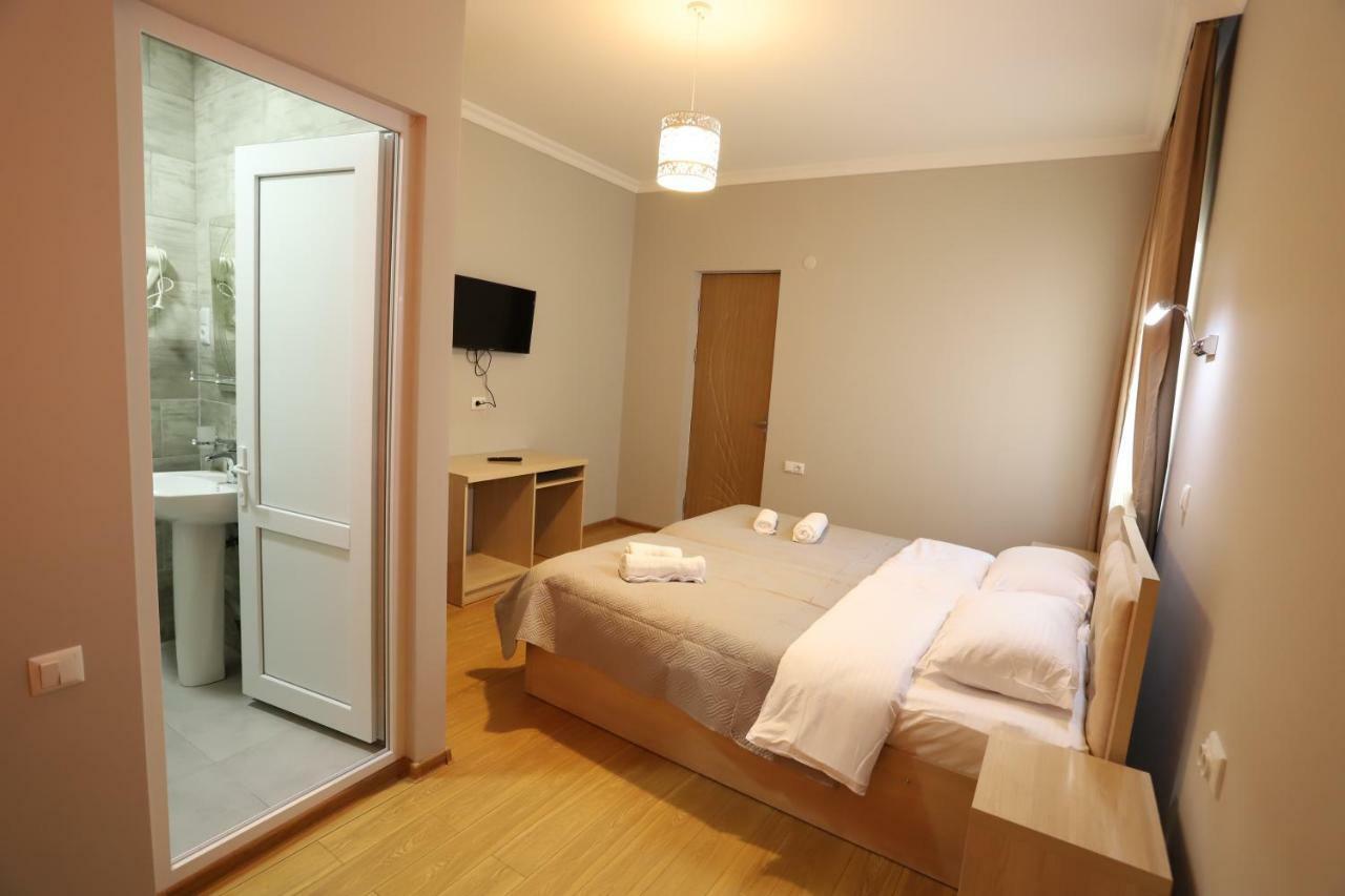 Hotel Hollywood Kutaisi Dış mekan fotoğraf