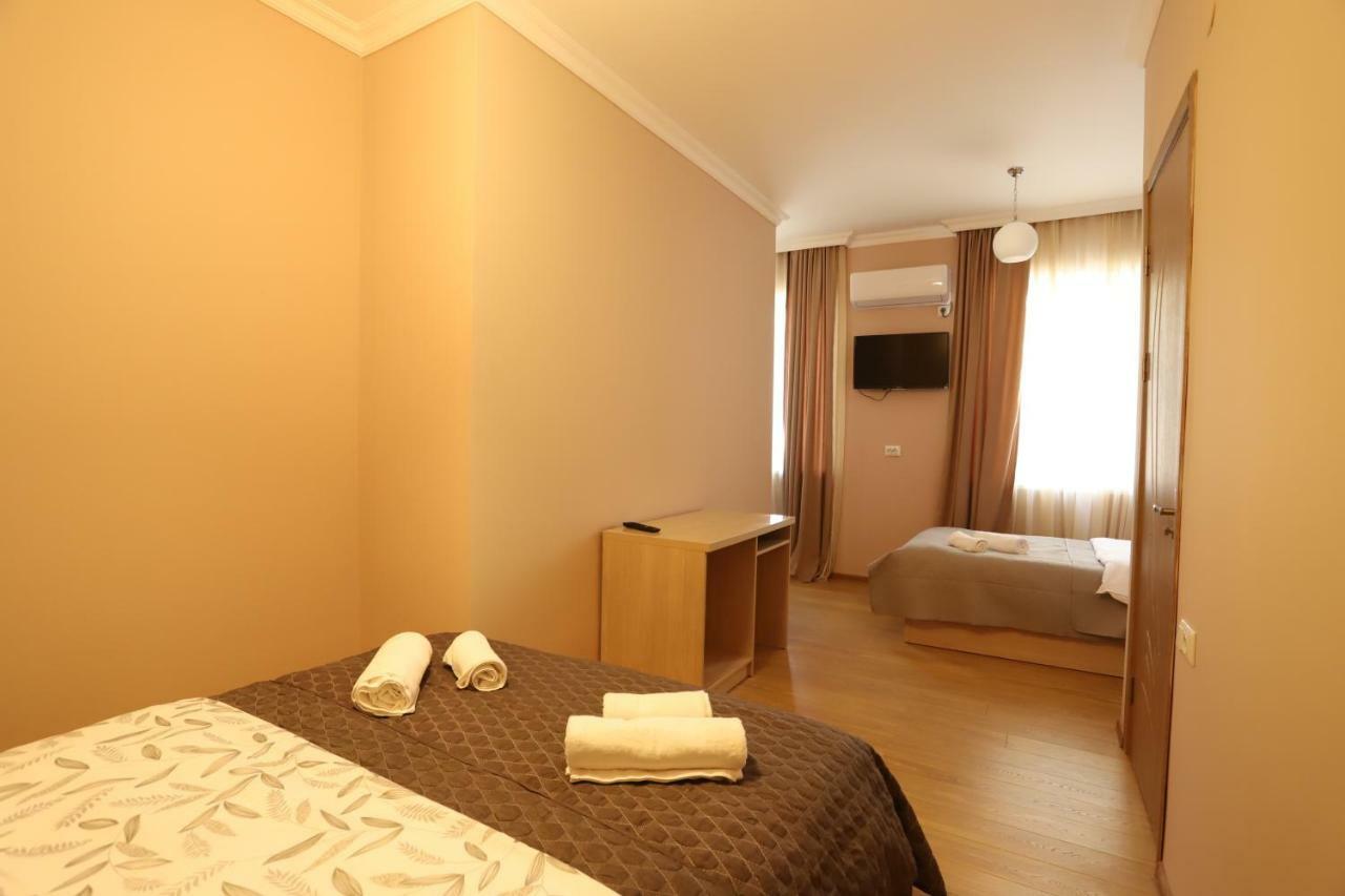 Hotel Hollywood Kutaisi Dış mekan fotoğraf