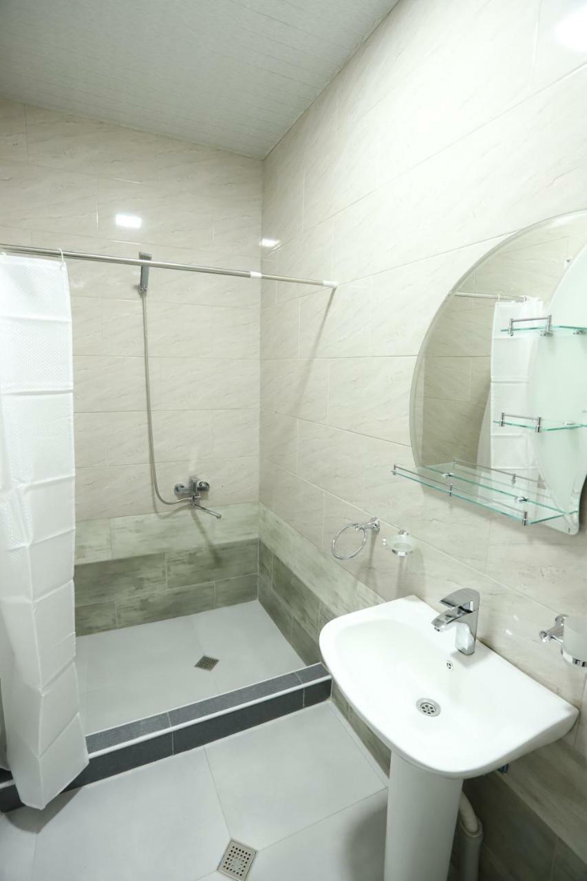 Hotel Hollywood Kutaisi Dış mekan fotoğraf