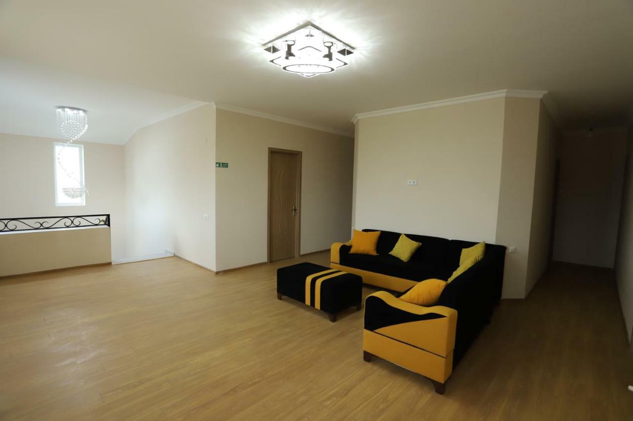 Hotel Hollywood Kutaisi Dış mekan fotoğraf