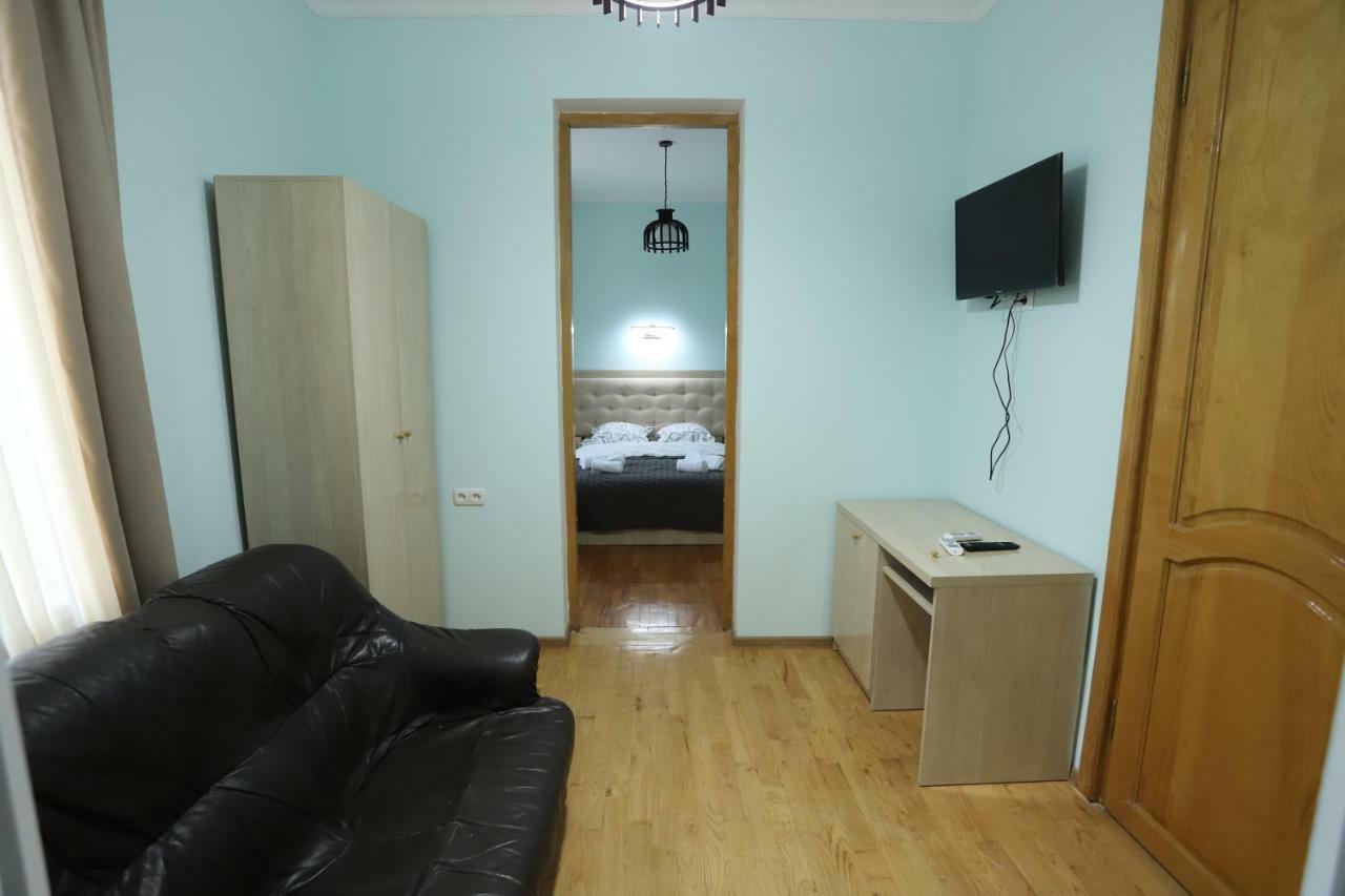 Hotel Hollywood Kutaisi Dış mekan fotoğraf